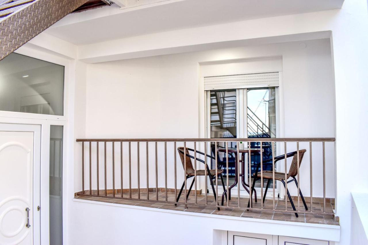 La Maison Plakes 3 Bdr Apt Skiathos Town Exterior photo