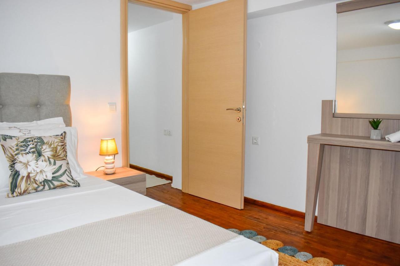 La Maison Plakes 3 Bdr Apt Skiathos Town Exterior photo