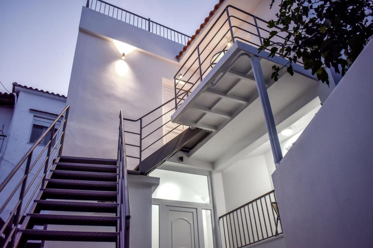 La Maison Plakes 3 Bdr Apt Skiathos Town Exterior photo